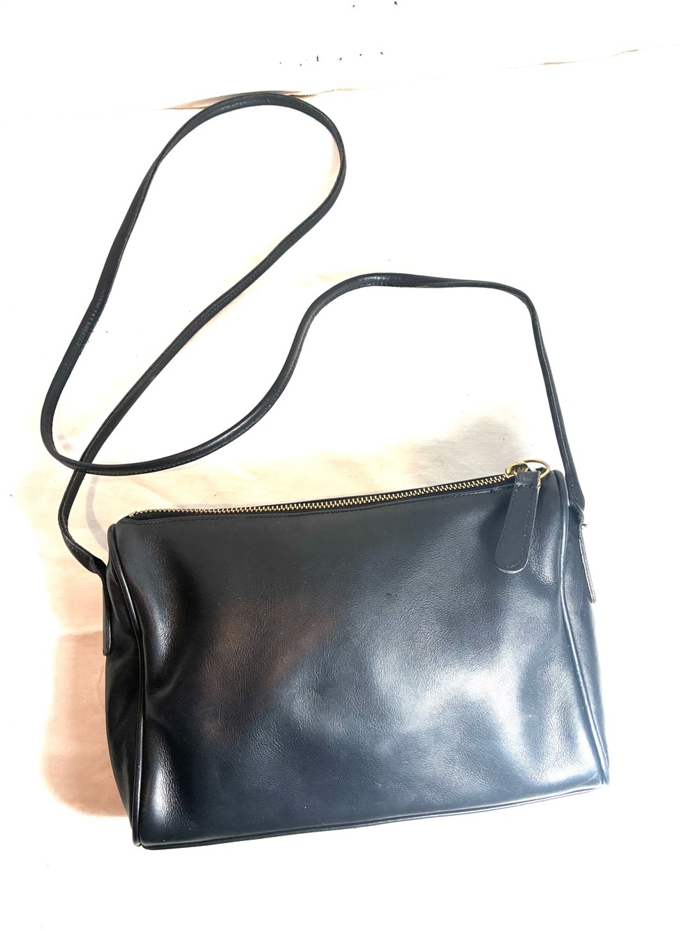 Vintage Coach Slim Black Leather Crossbody Shoulder Bag #0945-003 - Picture 5 of 13